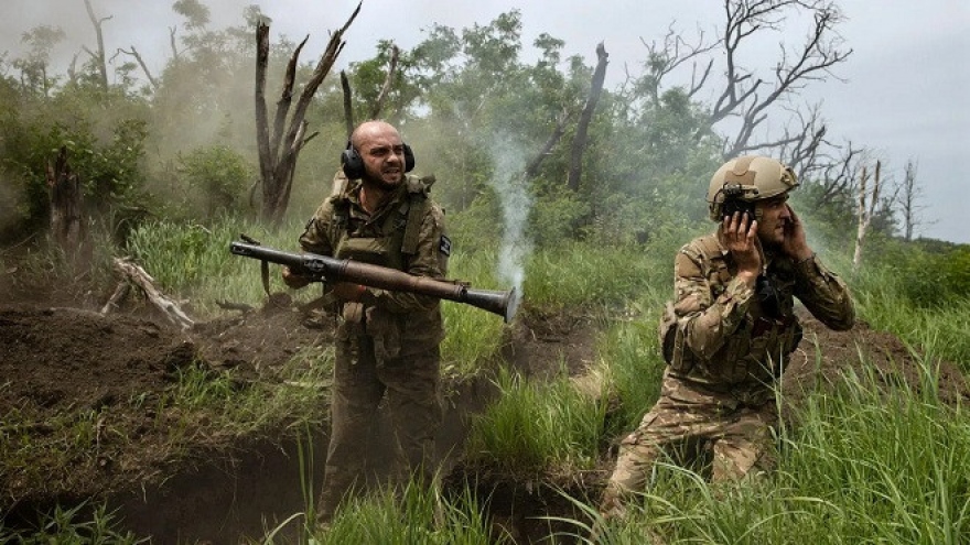 Nga và Ukraine cận chiến dữ dội, giành giật từng chiến hào ở miền Đông